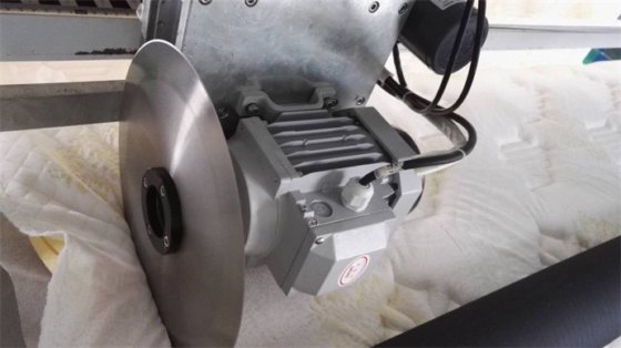Zolytech CM1 Matrassnijmachine