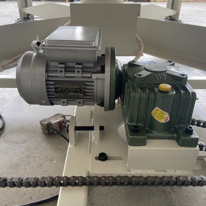 ゾリーテック 自動テープ端縁縫製機 マットレス製造用