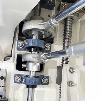 ゾリーテック中華裏地用キルティング機　キルトカバー機　連続キルティング