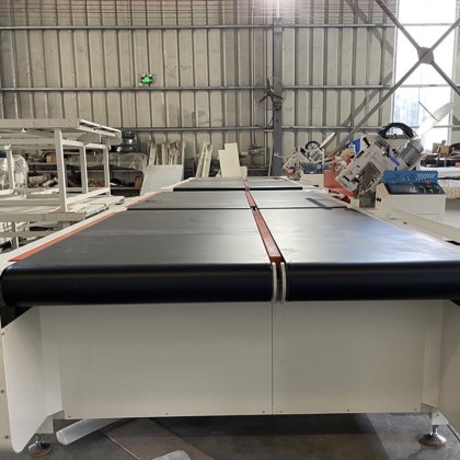 Zolytech 电脑化带边机 15-20 件/小时 自动翻边