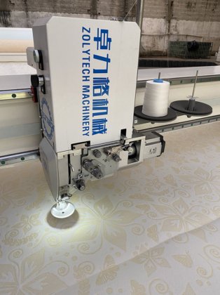 Zolytech 3000kg 计算机引导的单针床垫缝纫机 8KW