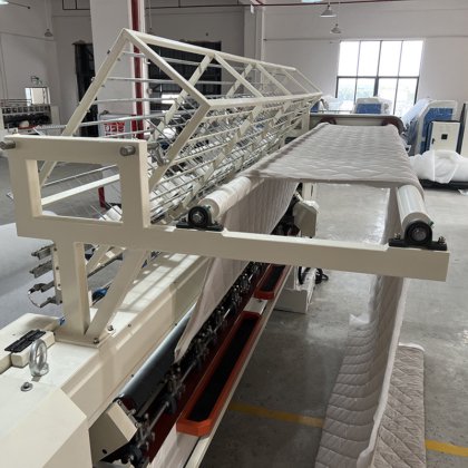 ゾリテック コンピュータ制御ロックステッチ多針キルティング機 ダウンケット用