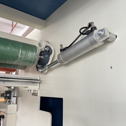 ゾリーテック マットレス境界機でマットレス側境界の直線切断