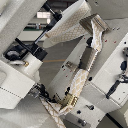 ゾリーテック 半自動テープエッジ機 マットレスの縁取り縫製中古