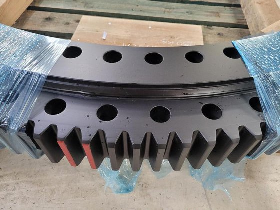 Liebherr LTM 1200 slewing ring