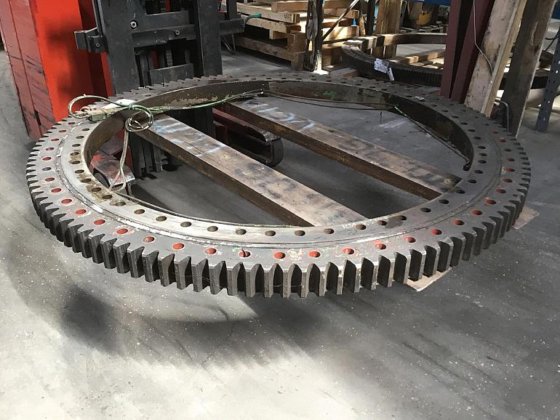 Krupp KMK 5100 slew ring