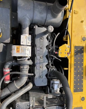 クローラー式油圧ショベル コマツ PC 210 LC-8