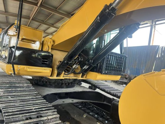 履带式挖掘机 卡特彼勒 CAT329D