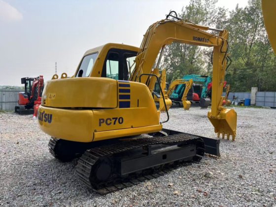 迷你挖掘机 KOMATSU PC70