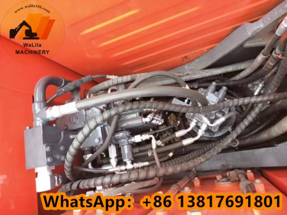 小型挖掘机斗山DX80