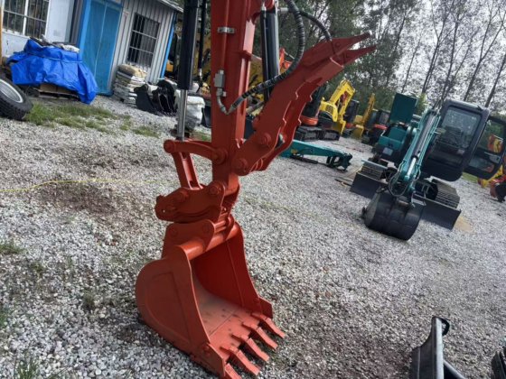 小型挖掘机久保田U40