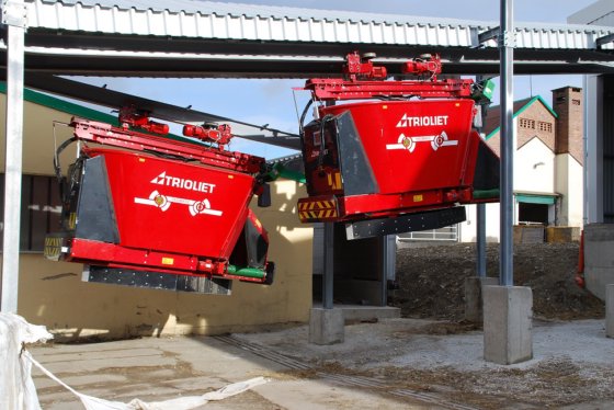 Trioliet Triomatic悬挂式饲喂机器人