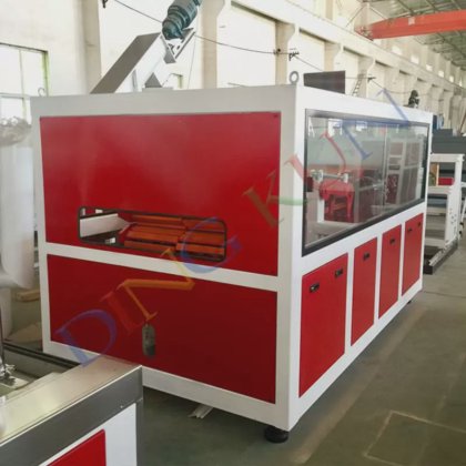 Ding Kun 木塑中空门板设备