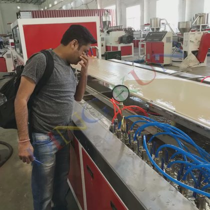 Ding Kun PVC浴室门设备