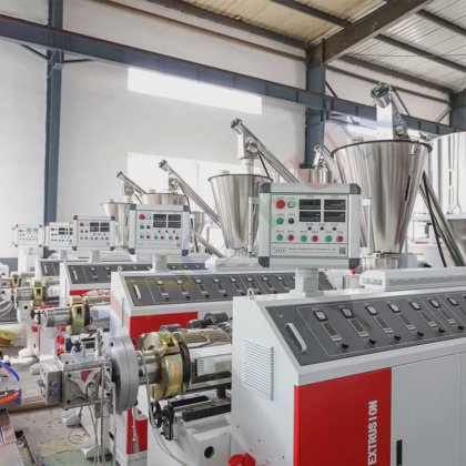 Ding Kun 双螺杆挤出机