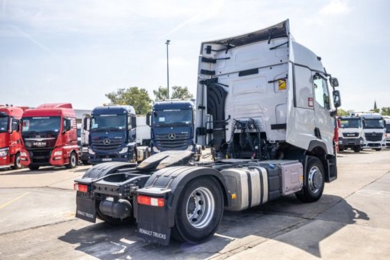 2019 RENAULT T440