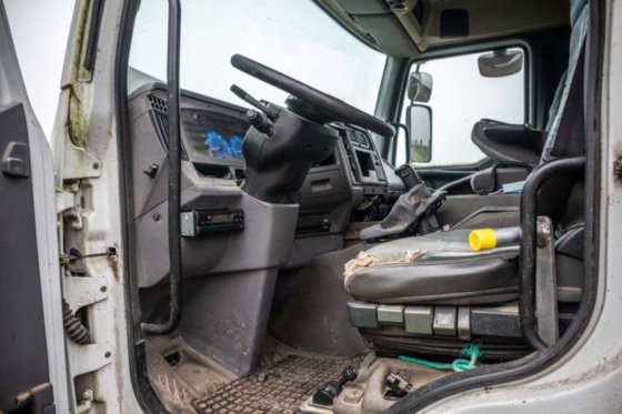 2004 RENAULT PREMIUM 320