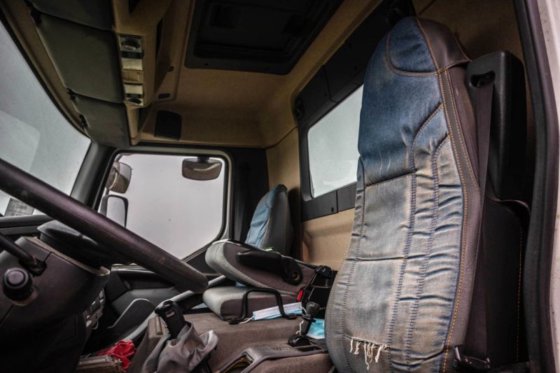 2004 RENAULT PREMIUM 320