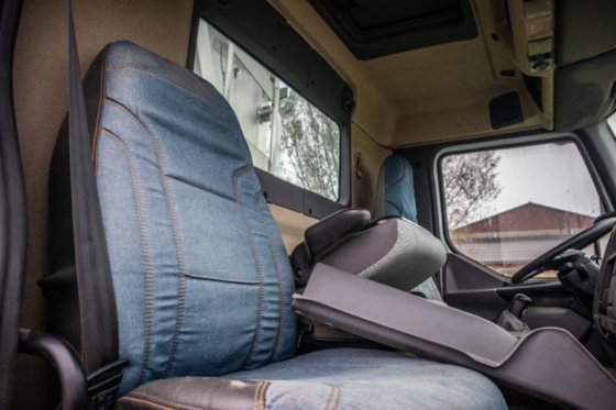 2004 RENAULT PREMIUM 320