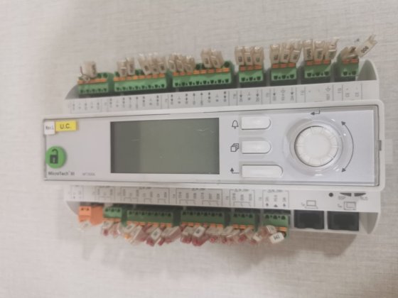 MicroTech III MT3006 Unit Controller Module in Ajman, United Arab Emirates