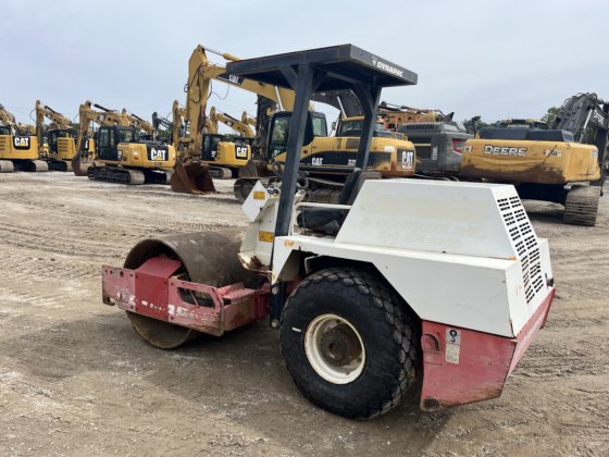 1999年 Dynapac CA121D