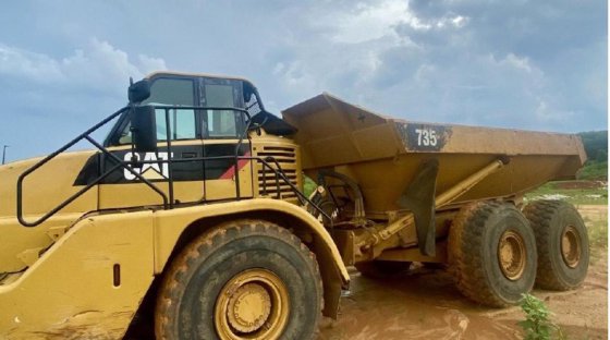 2003 Caterpillar 735