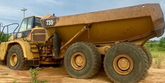 2003 Caterpillar 735