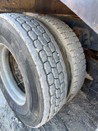 1997年福特 LT9513