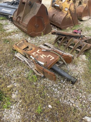 卡特彼勒液压大拇指