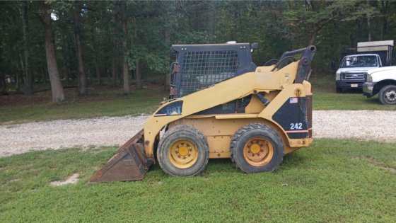 2002 Caterpillar 242
