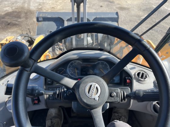 2018年沃尔沃 L70H