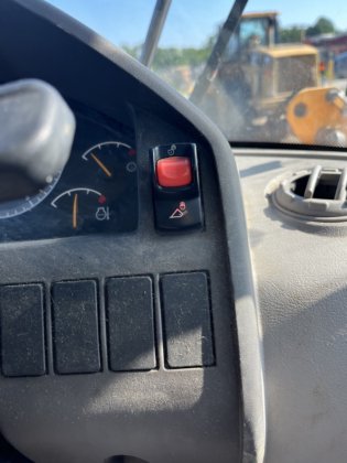 2018年沃尔沃 L70H