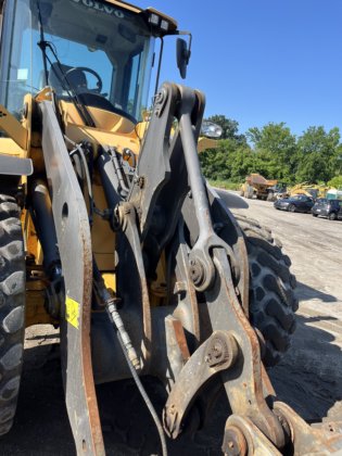 2018年沃尔沃 L70H