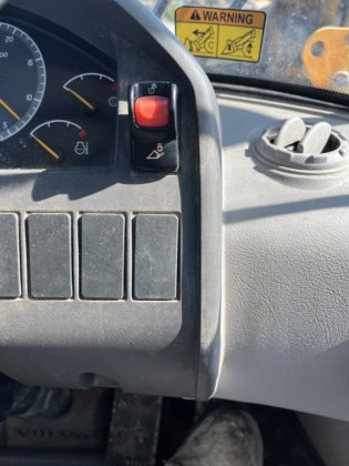 2018年沃尔沃 L70H