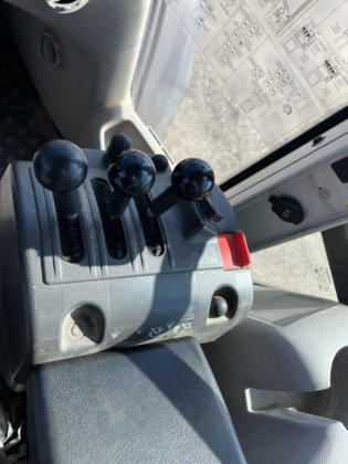 2018年沃尔沃 L70H