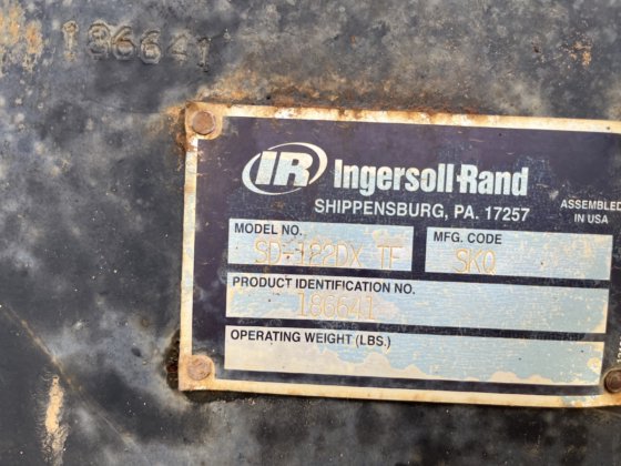 2006 年英格索兰 SD122DX