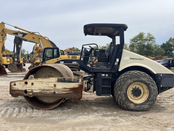 2006 年英格索兰 SD122DX