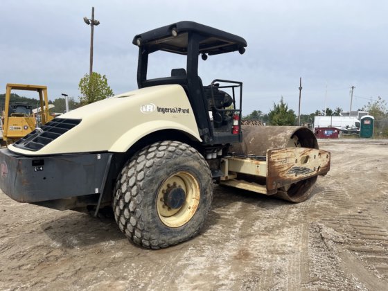 2006 年英格索兰 SD122DX