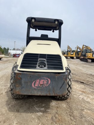 2006 年英格索兰 SD122DX