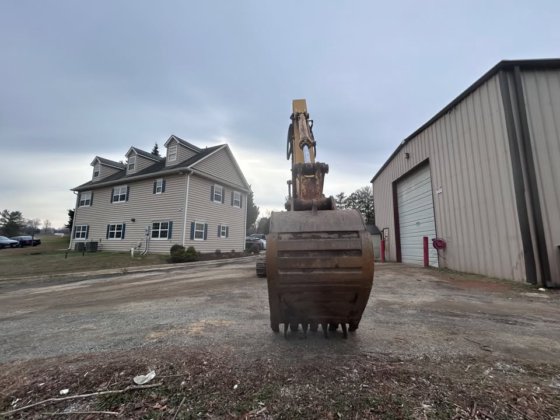 2001 Deere 230 LC