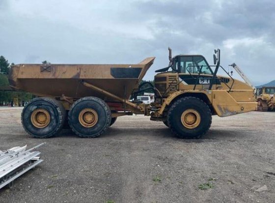 2008年卡特彼勒740