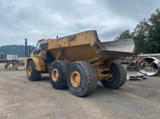 2008年卡特彼勒740