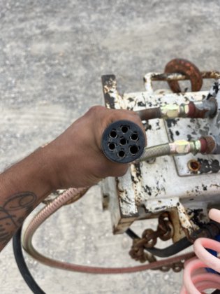 载货式金王杆式拖车