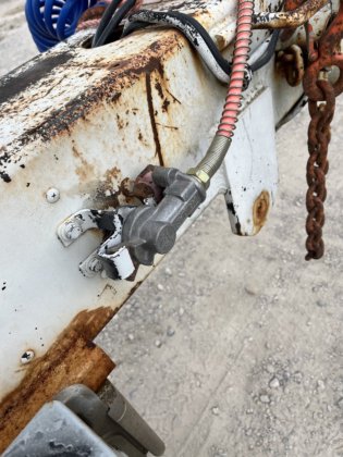 载货式金王杆式拖车