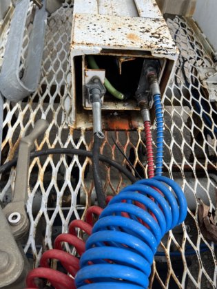 载货式金王杆式拖车