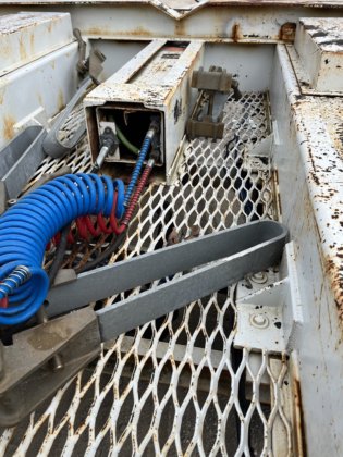 载货式金王杆式拖车