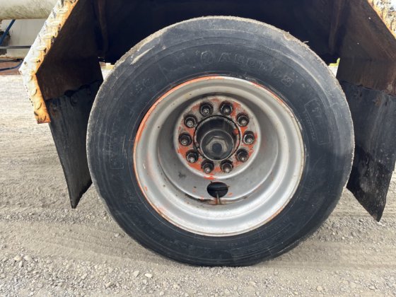 载货式金王杆式拖车