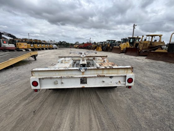 载货式金王杆式拖车