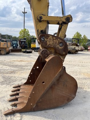 2006年卡特彼勒325DL