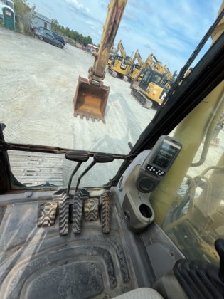 2006年卡特彼勒325DL